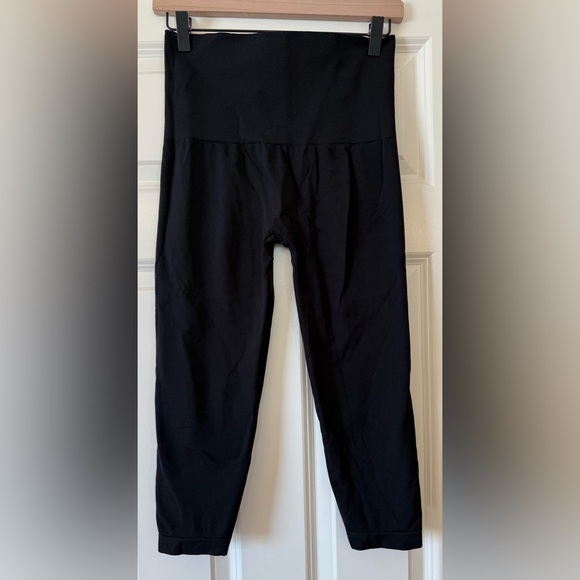 Assets by Spanx Black Leggings Size XL - Picture 2 of 7